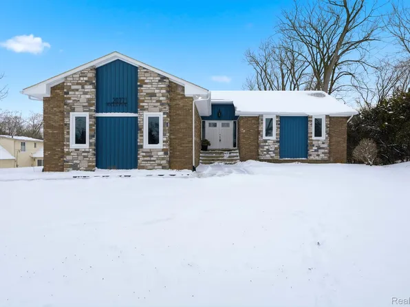20771 Halsted Rd, Northville, MI 48167