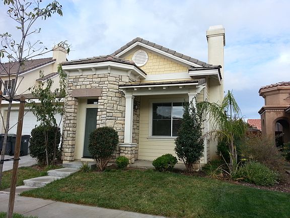 2nd image of 941 Burgundy Ct