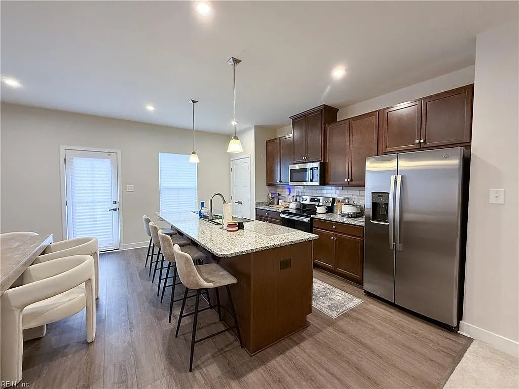 3 bed, 2.5 bath, $2,645 — Photo 3