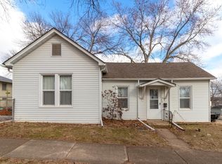 1322 Washington St, Cedar Falls, IA 50613