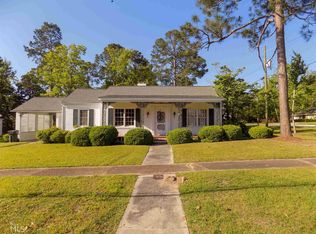 69 College St, Mc Rae Helena, GA 31055