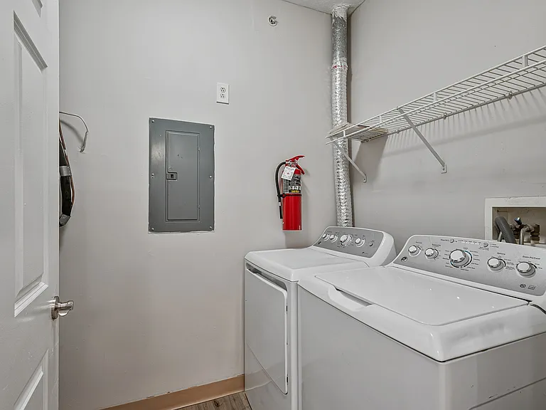 90 Berkley Manor Drive_11 3b2b Unit 1212