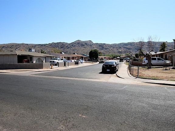 3rd image of 2420 E Francisco Dr