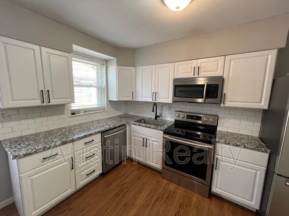 8501 Gannon Ave, Saint Louis, MO 63132