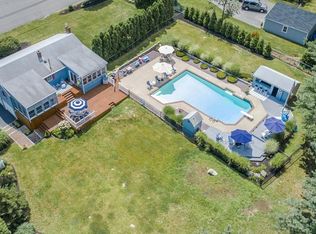 93 Hacketts Pond Dr, Hanover, MA 02339