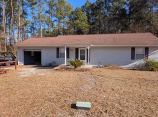 131 Oak St, Hubert, NC 28539