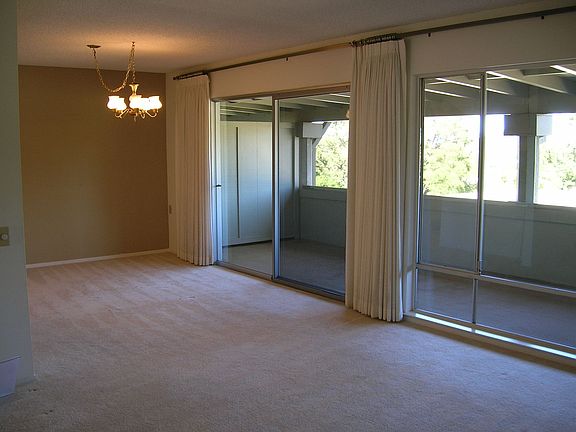 L-Shaped Livingroom-Diningroom