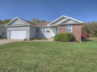1719 Sophia St, Carthage, MO 64836