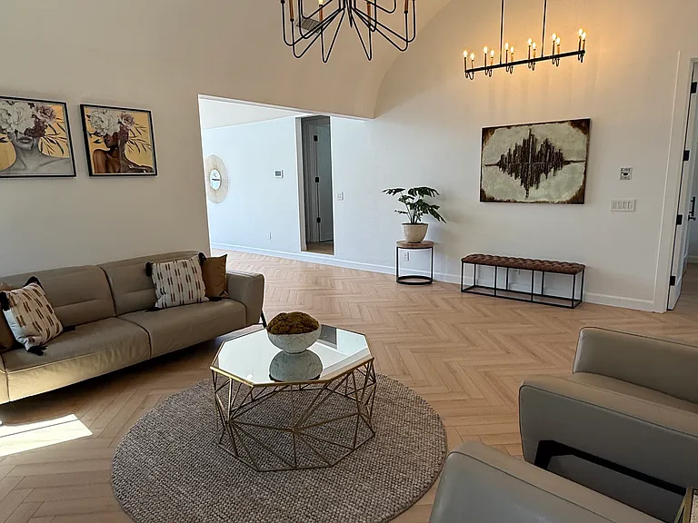 8700 Dorrington Ave — Photo 15