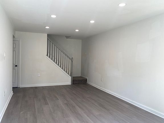 4th image of 1006 Middleton Pl