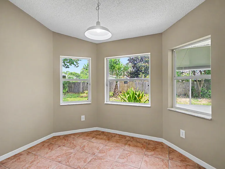 4 Foxhall Ct — Photo 15