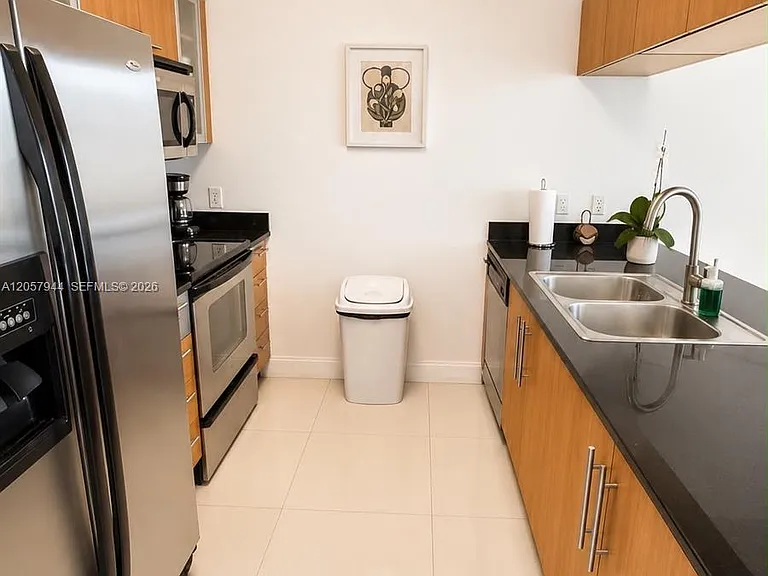 1750 N Bayshore Dr #3010 — Photo 4