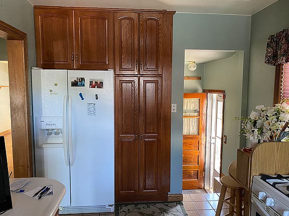 Kitchen pantry