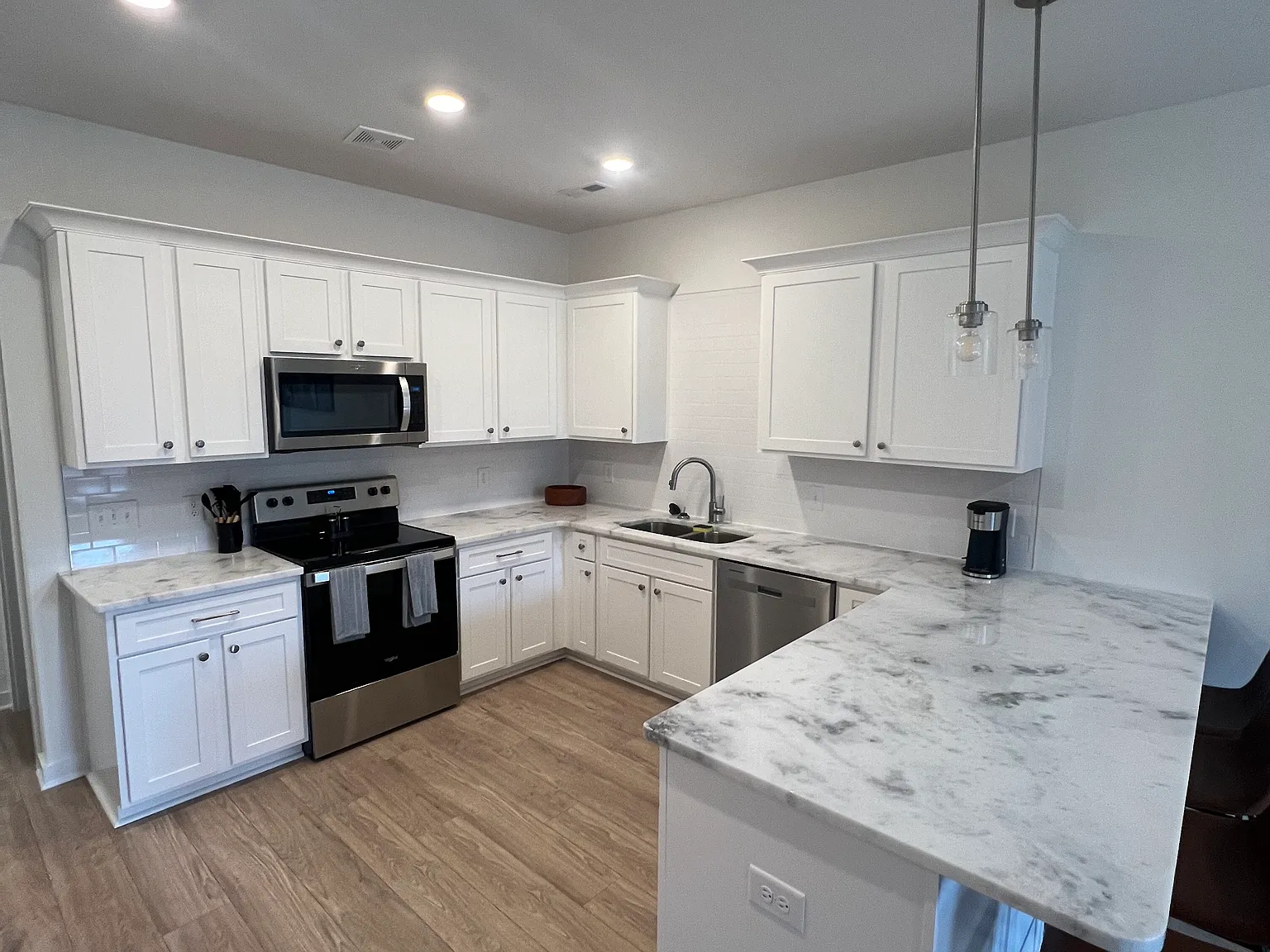 3 bed, 1390 sqft, $2,700 — Photo 1
