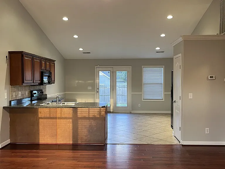 5004 Pelican Ct — Photo 4