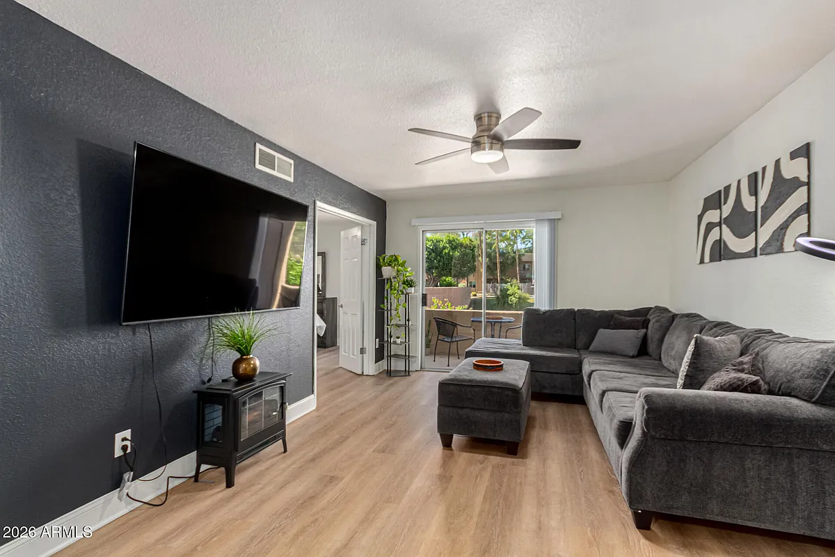 Building Photo - 5877 N Granite Reef Rd #1133
