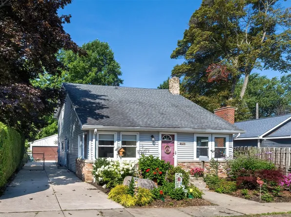 328 Beachgrove Dr, Erie, PA 16505