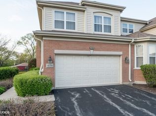 4134 Bordeaux Dr, Northbrook, IL 60062