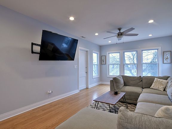 5th image of 5713 W Ainslie St