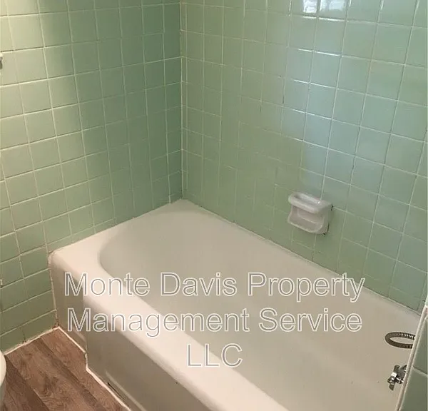 3300 Robinson Ave #B — Photo 7