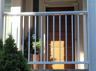 22226 Cliff Ave S APT 202, Normandy Park, WA