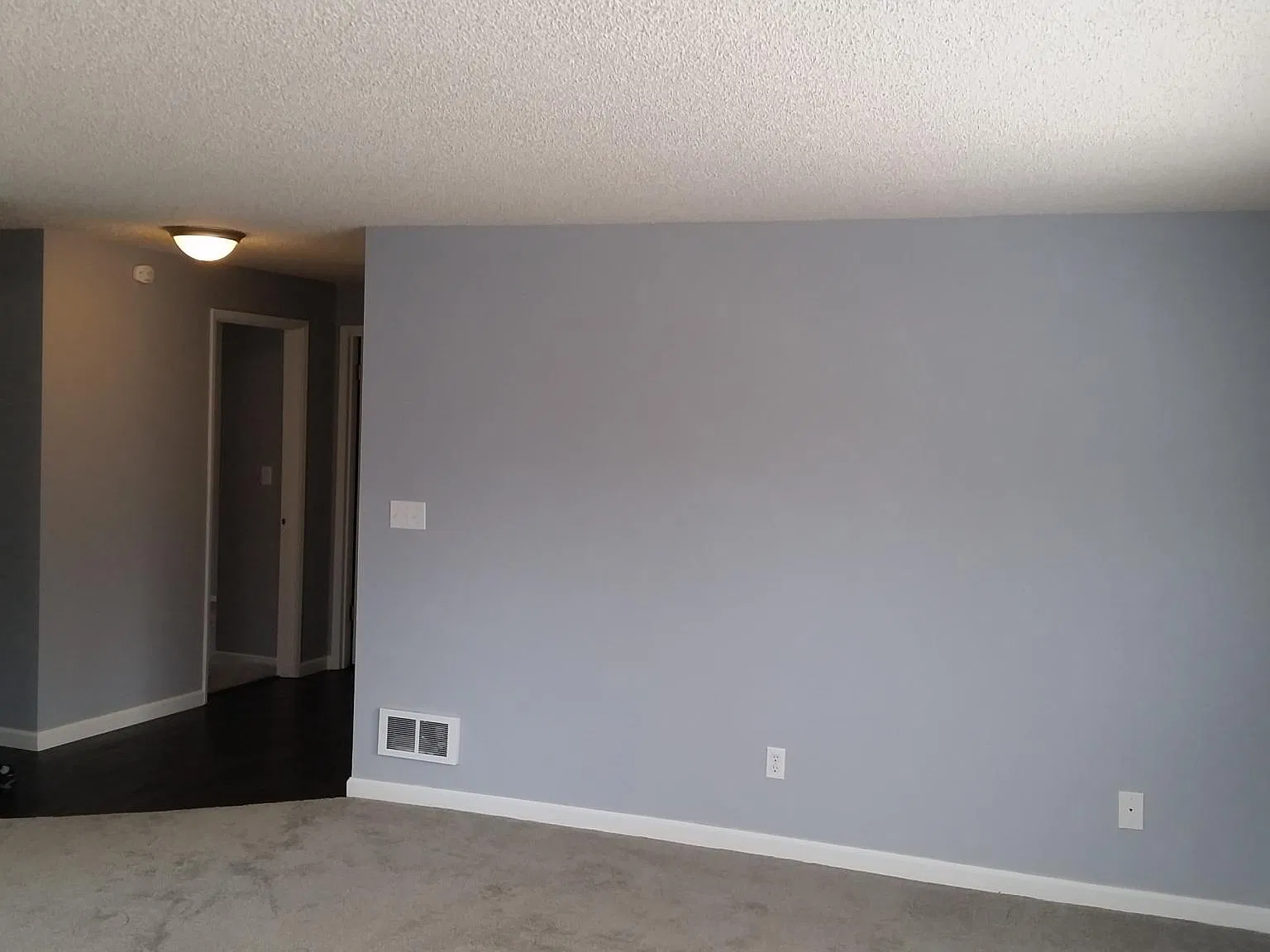2 bed, 950 sqft, $1,750 — Photo 2