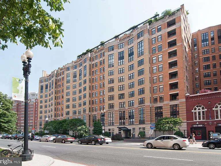 400 Massachusetts Ave NW #820 — Photo 1