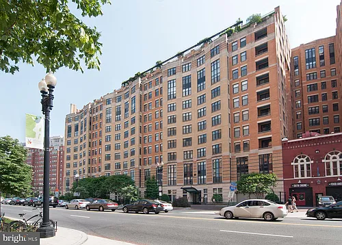 400 Massachusetts Ave NW #820 Photo 1
