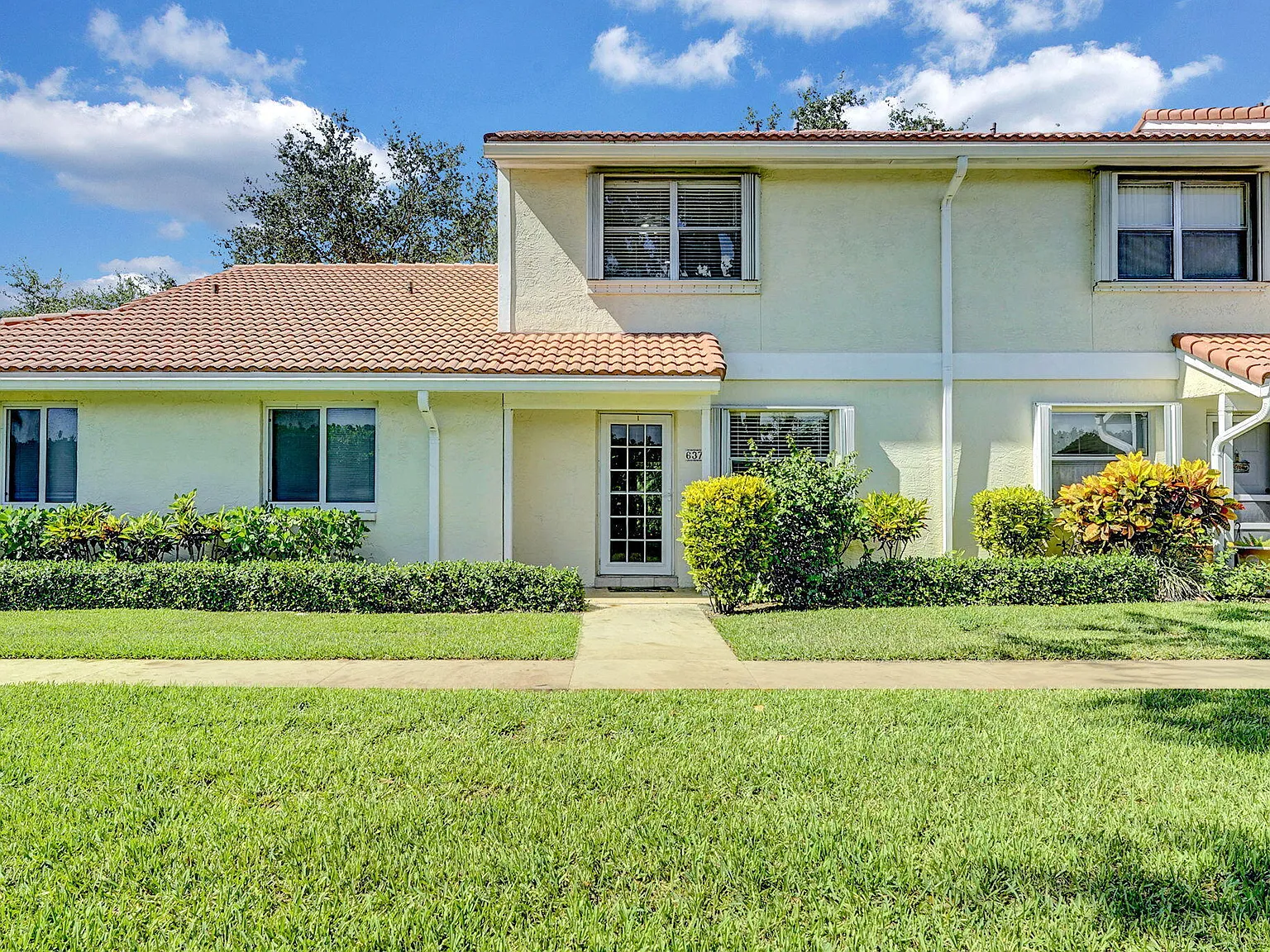 2 bed, 2.5 bath, 1296 sqft, $2,500 — Photo 4