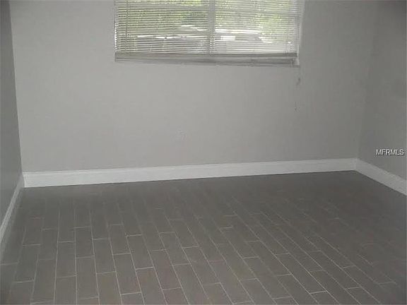 4th image of 3027 S Fern Creek Ave