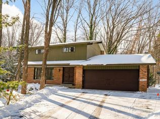6418 Franklin Woods Dr, Traverse City, MI 49686
