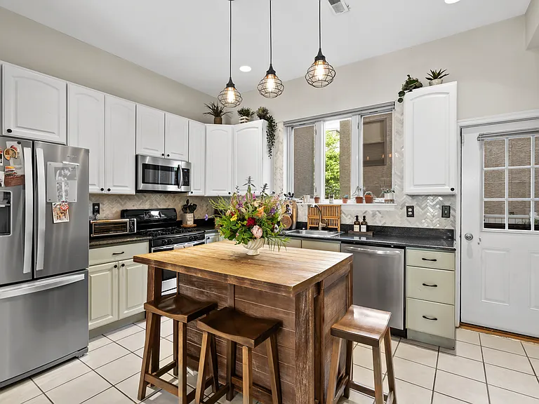 1129 N Orianna St — Photo 9