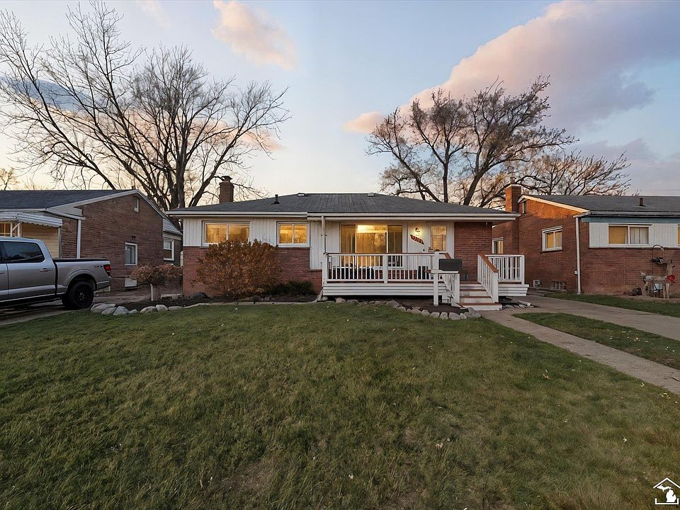 1st image of 32108 Avondale St