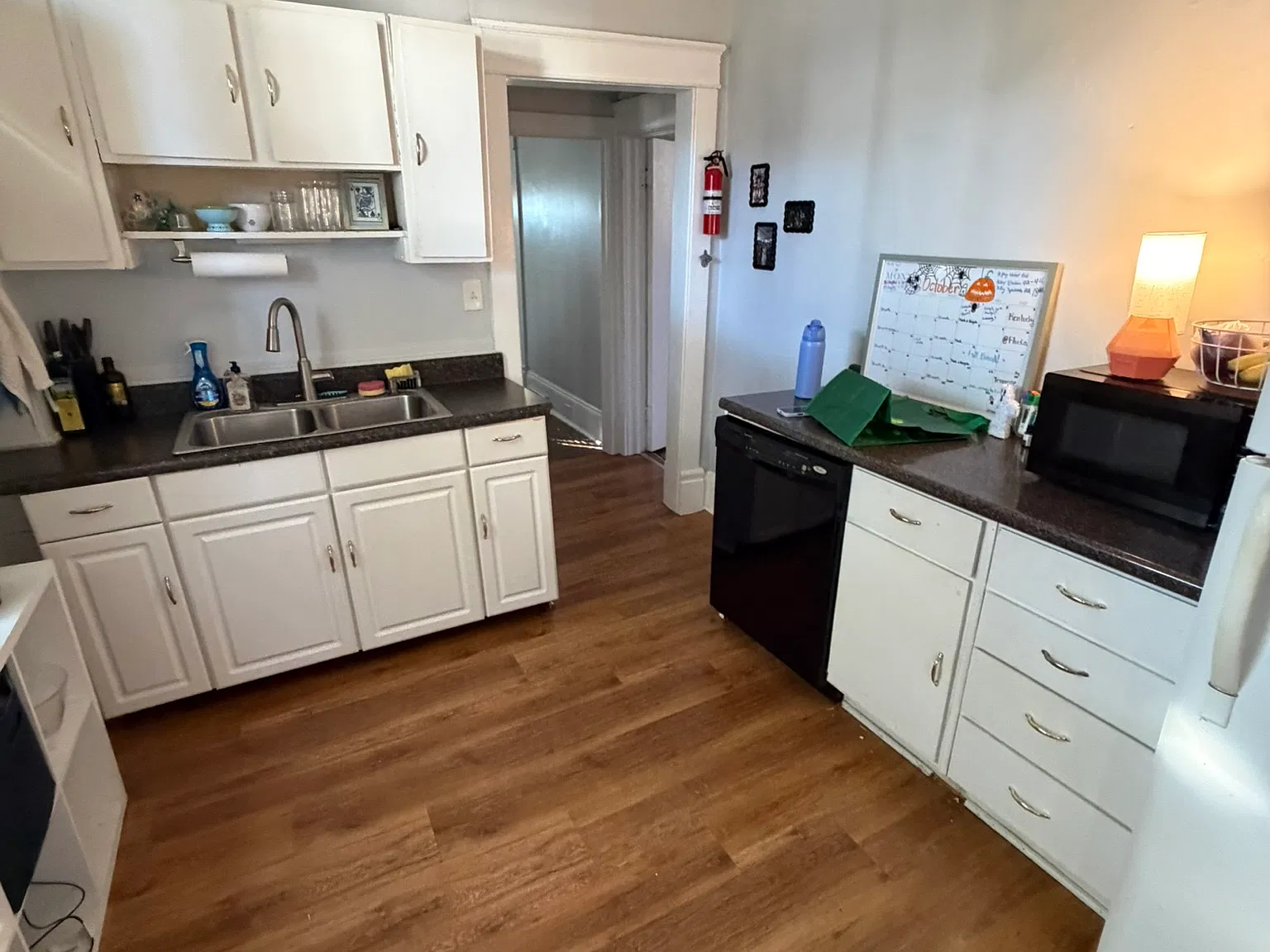 4 bed, 2000 sqft, $3,800 — Photo 3