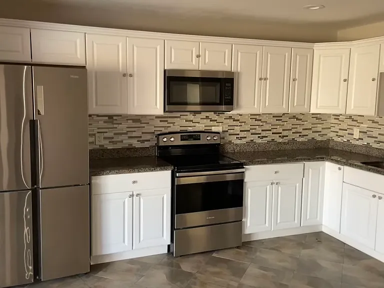 2218 E Arbor Cir — Photo 2
