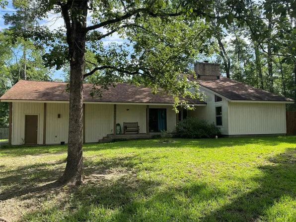 26604 Edgewood Ct, Huntsville, TX 77320