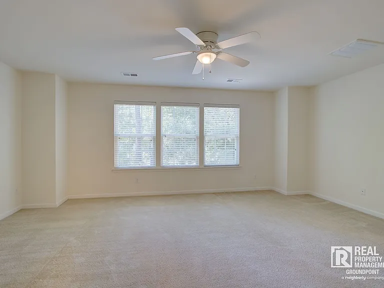 104 Elliot Creek Ln — Photo 12