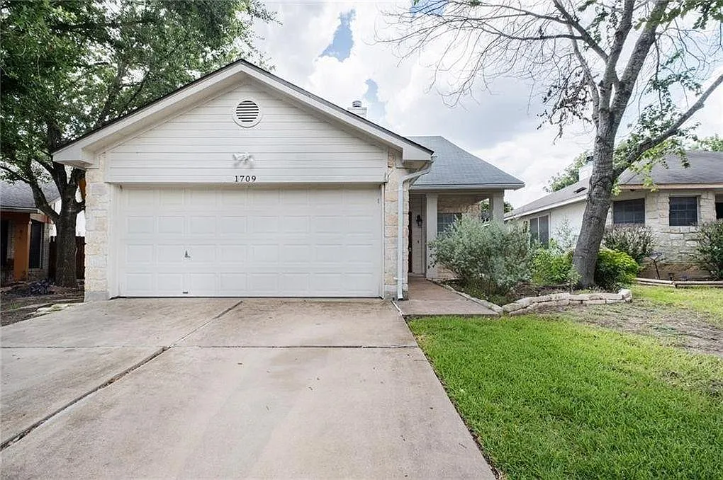 3 bed, 2.5 bath, 1467 sqft, $1,850 — Photo 1