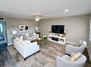 20 Saxony Cir #A, Delray Beach, FL 33446