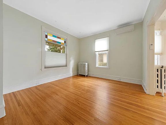5th image of 2300 30th Ave S