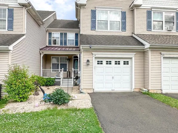 24 Brewster Dr, Warminster, PA 18974
