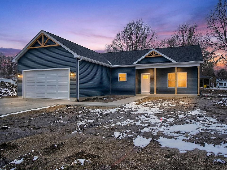 1st image of 8 Hunting Trail Ave