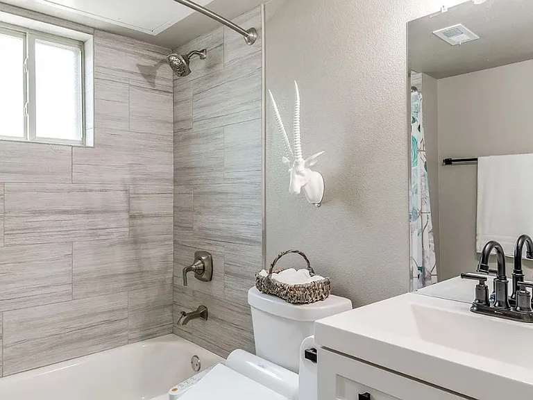 4912 Gaston Ave — Photo 9