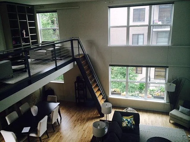 2 bed, 1.5 bath, 1578 sqft, $3,950 — Photo 2
