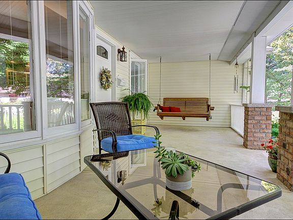 3rd image of 157 Curtis Dr