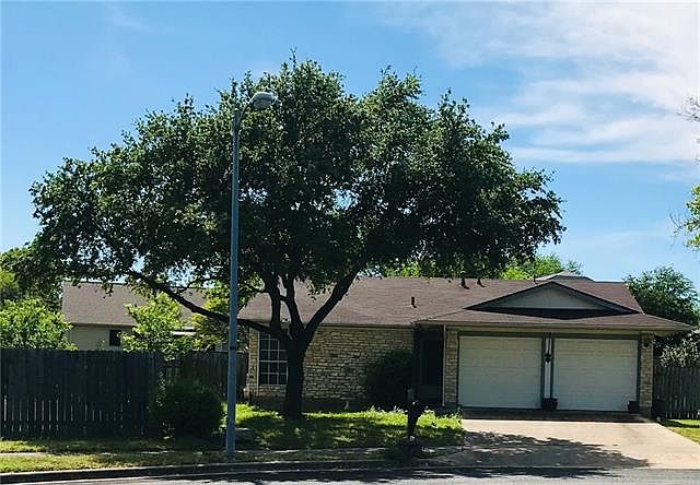 2nd image of 302 Freemont Cir