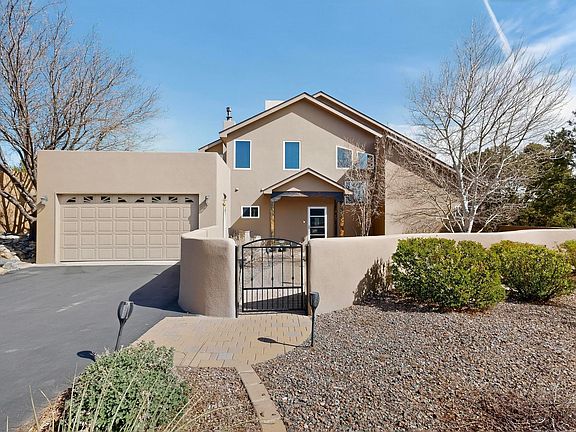 2nd image of 9 White Stallion Ct