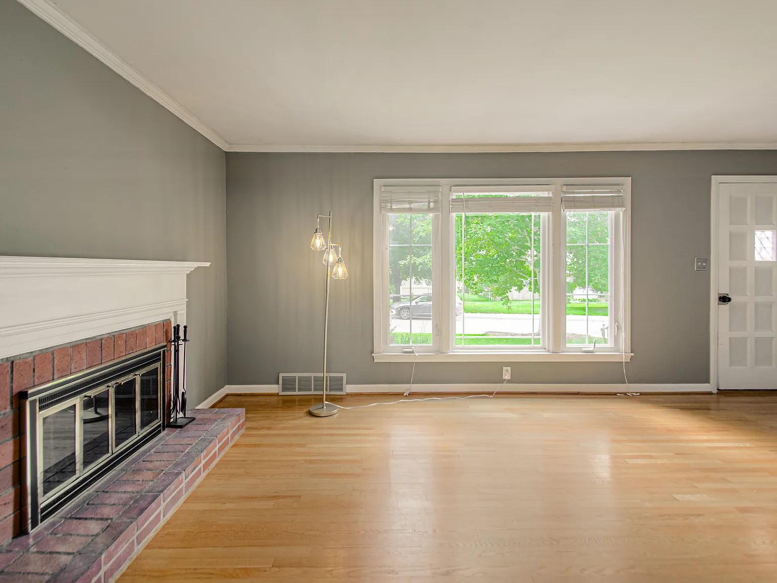 2 bed, 1225 sqft, $2,299 — Photo 3