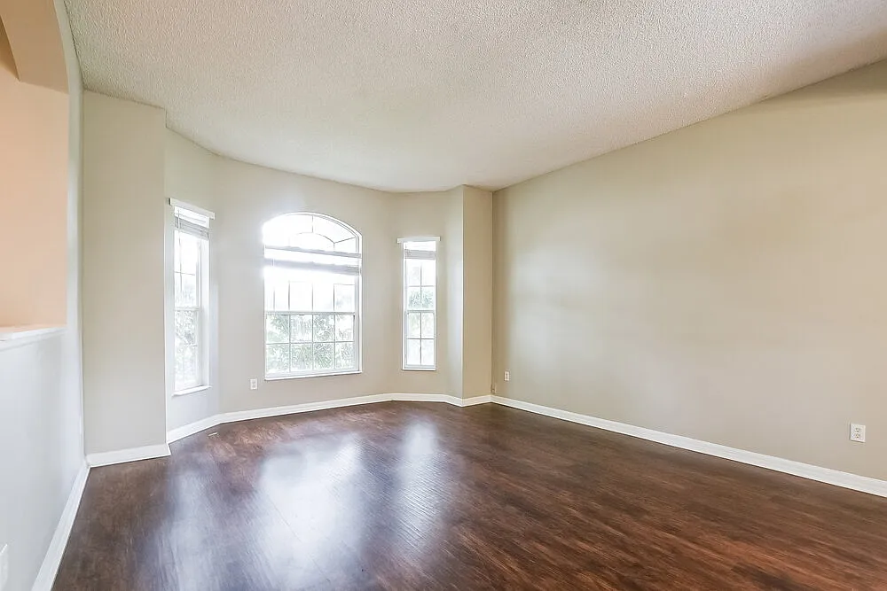 4 bed, 2.0 bath, 2197 sqft, $2,575 — Photo 3