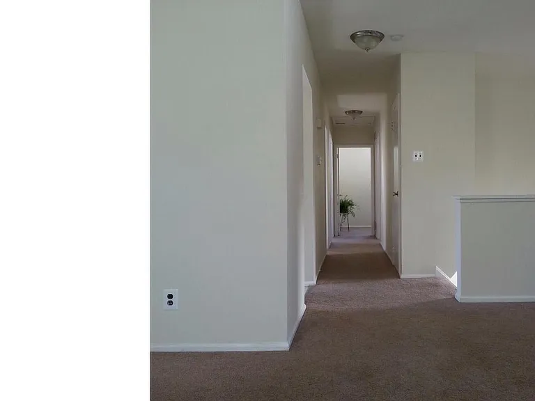 210 Ellis St — Photo 8